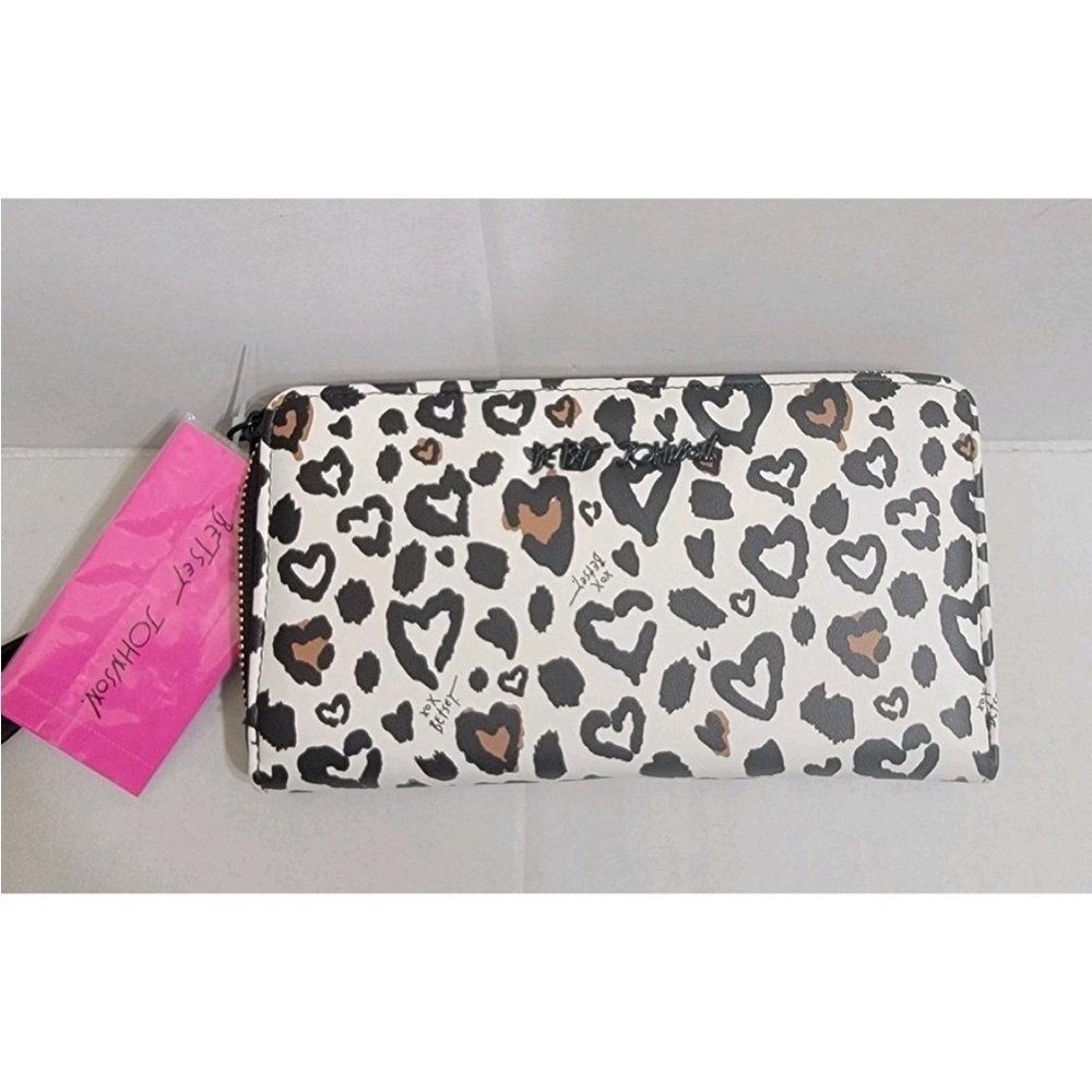 Betsey Johnson Cheetah Print Hearts Wallet Zip Around Wristlet Clutch NWT